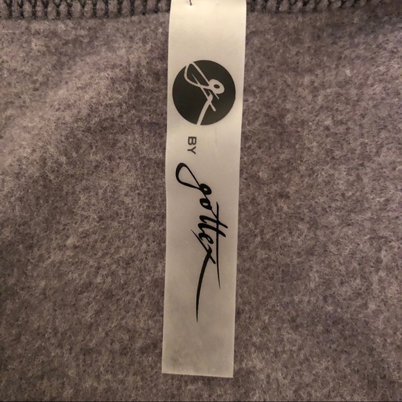 X by Gottex Asymmetrical Sweatshirt NWT size M - Picture 2 of 5